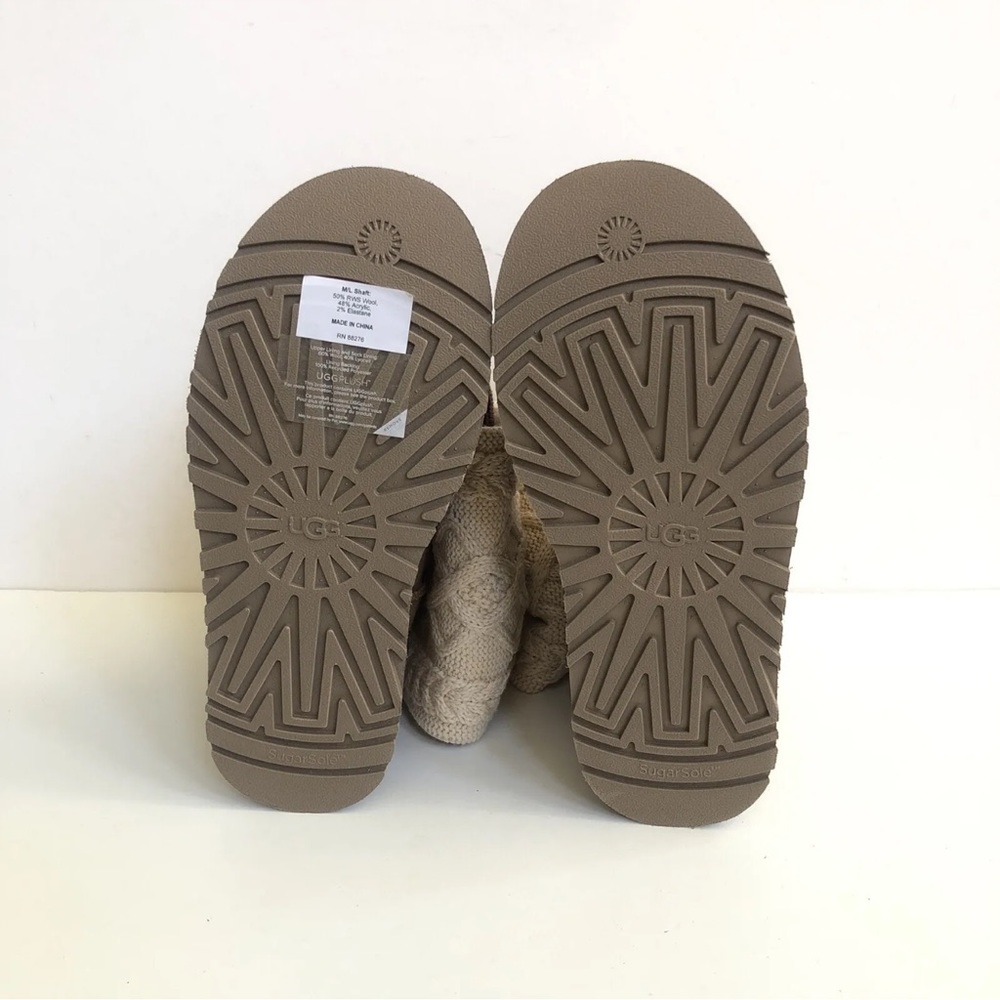 UGG CLASSIC SWEATER LETTER TALL CHESTNUT PLATFORM BOOTS sz US 9 / EU 40 / UK 7 - Picture 5 of 5